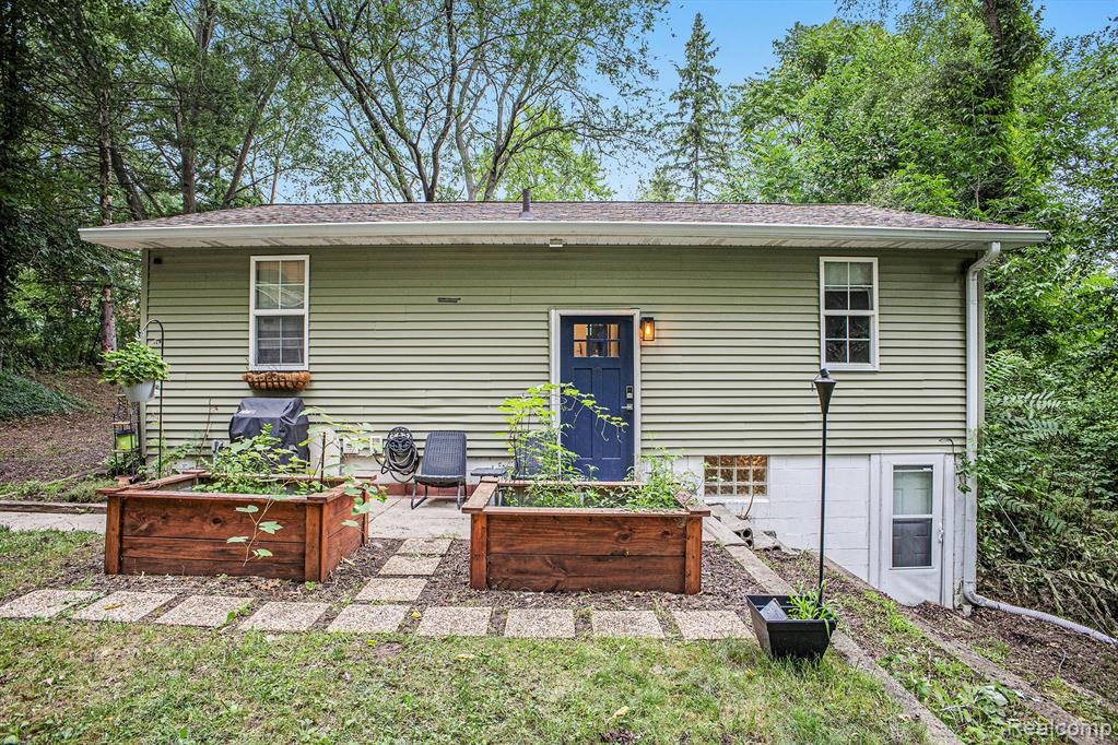 664 East Highland Road Howell, MI 48843 - Photo 5 of 16