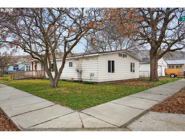 $184,900 | 381 2nd Street, Baker City, OR 97814