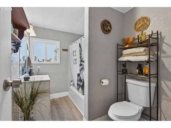 $184,900 | 381 2nd Street, Baker City, OR 97814