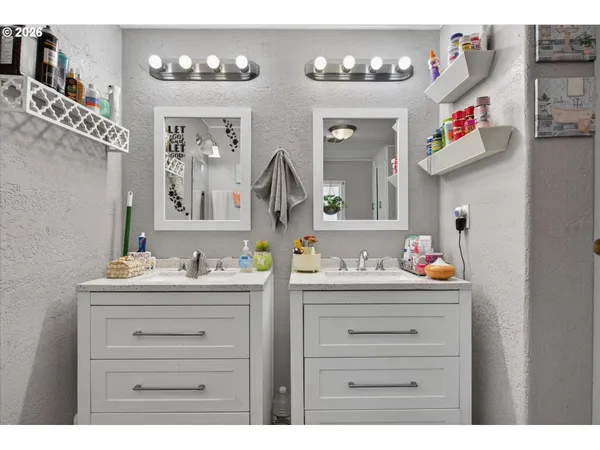 $184,900 | 381 2nd Street, Baker City, OR 97814