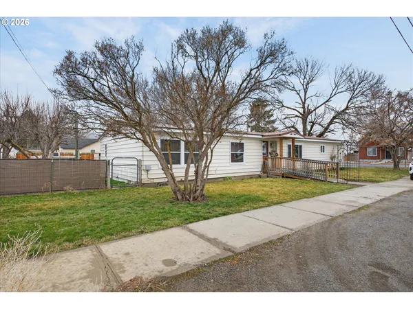 $184,900 | 381 2nd Street, Baker City, OR 97814