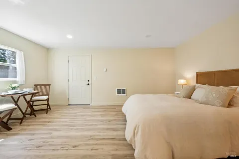 $880,000 | 301 Powell Avenue, Unit A, Healdsburg, CA 95448