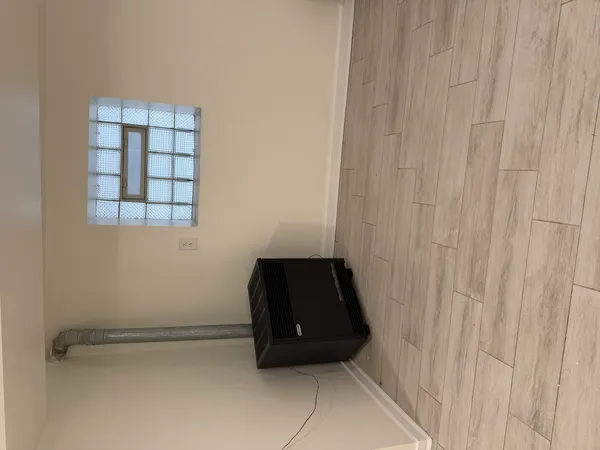 $1,800 | 2707 North Central Park Avenue, Unit G, Chicago, IL 60647