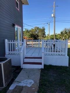 4723 Southeast Field Street Stuart, FL 34997 - Photo 7 of 22