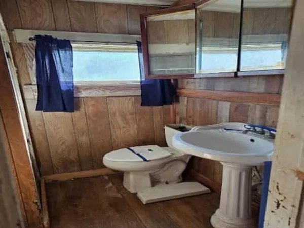 $15,900 | 202 South Jefferson Avenue, Anthony, KS 67003