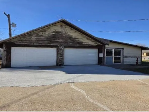 $15,900 | 202 South Jefferson Avenue, Anthony, KS 67003