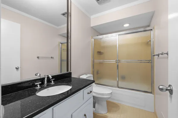 $379,900 | 5327 Fairway Court, West Bloomfield, MI 48323