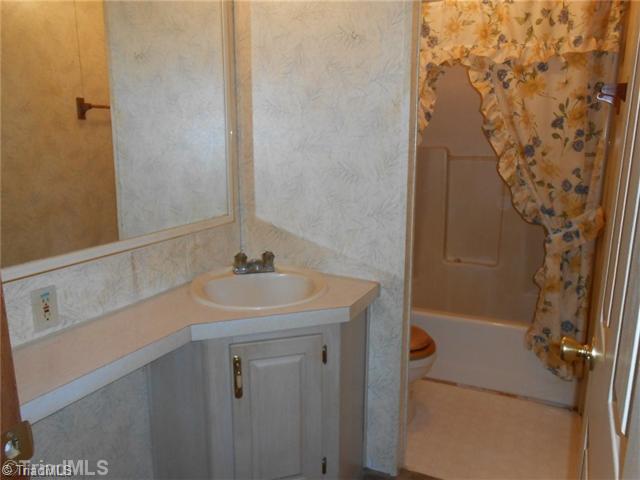 887 Obryant Road Reidsville, NC 27320 - Photo 12 of 16 Other Bath. Hall bath