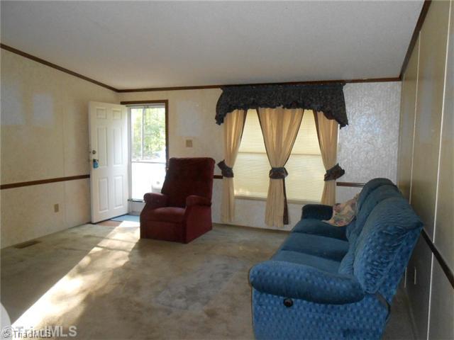 887 Obryant Road Reidsville, NC 27320 - Photo 9 of 16 Living Room.