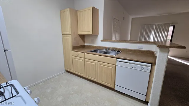 $189,500 | 8250 North Grand Canyon Drive, Unit 1147, Las Vegas, NV 89166