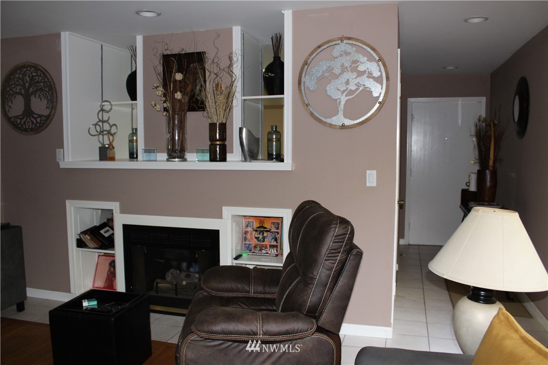 539 Williams Avenue North Renton, WA 98057 - Photo 3 of 19 Gallery Image 3