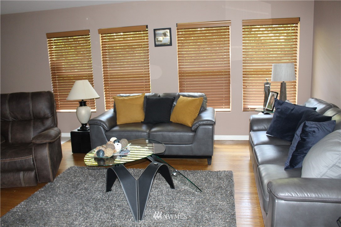 539 Williams Avenue North Renton, WA 98057 - Photo 5 of 19 Gallery Image 5