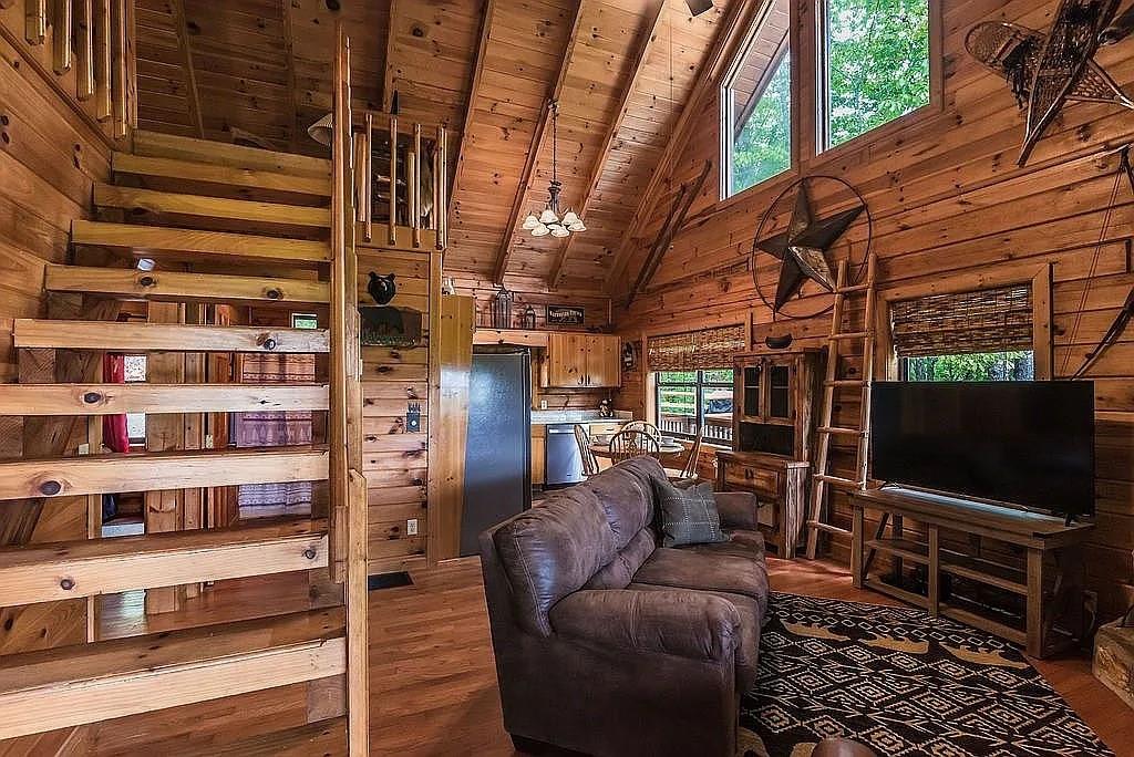 137 Ascherman Court Blue Ridge, GA 30513 - Photo 20 of 38