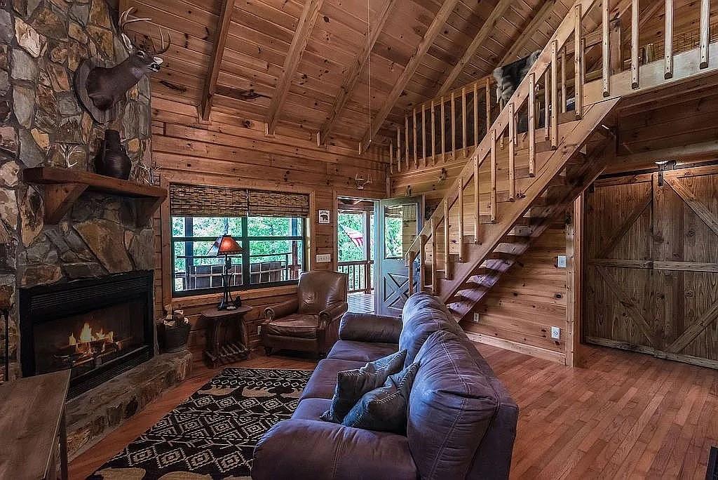 137 Ascherman Court Blue Ridge, GA 30513 - Photo 8 of 38