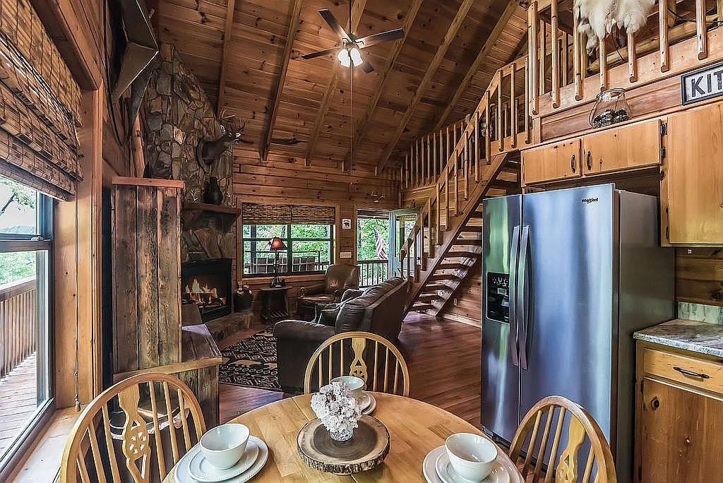 137 Ascherman Court Blue Ridge, GA 30513 - Photo 9 of 38