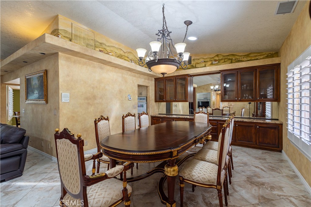 16728 Shirwaun Road Apple Valley, CA 92307 - Photo 17 of 72