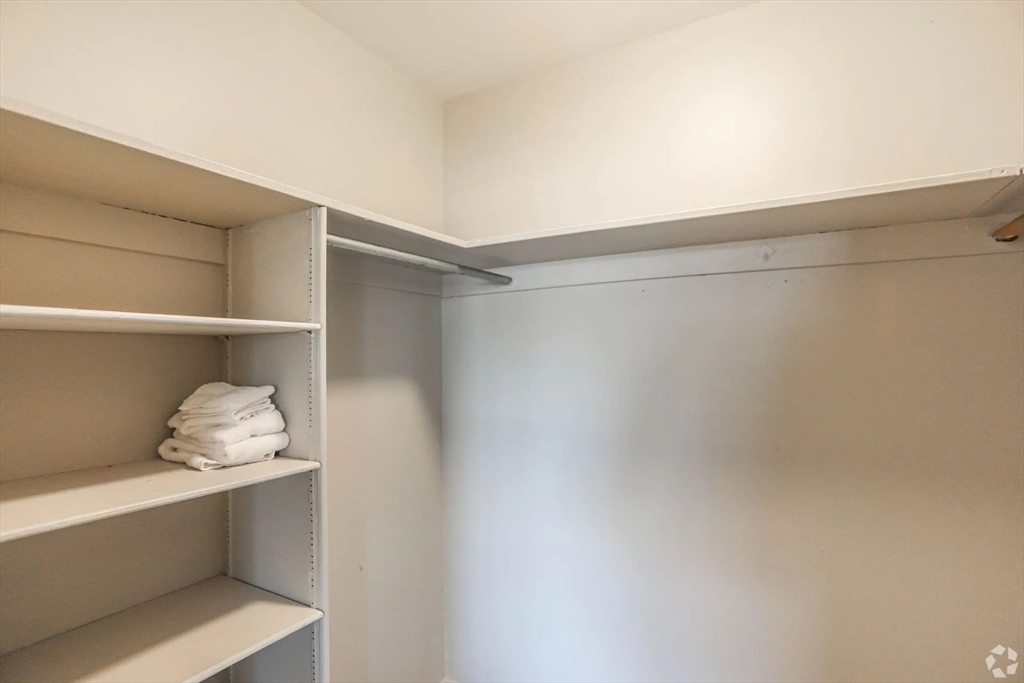8 Lakeview Gardens, Unit 6 Natick, MA 01760 - Photo 8 of 13