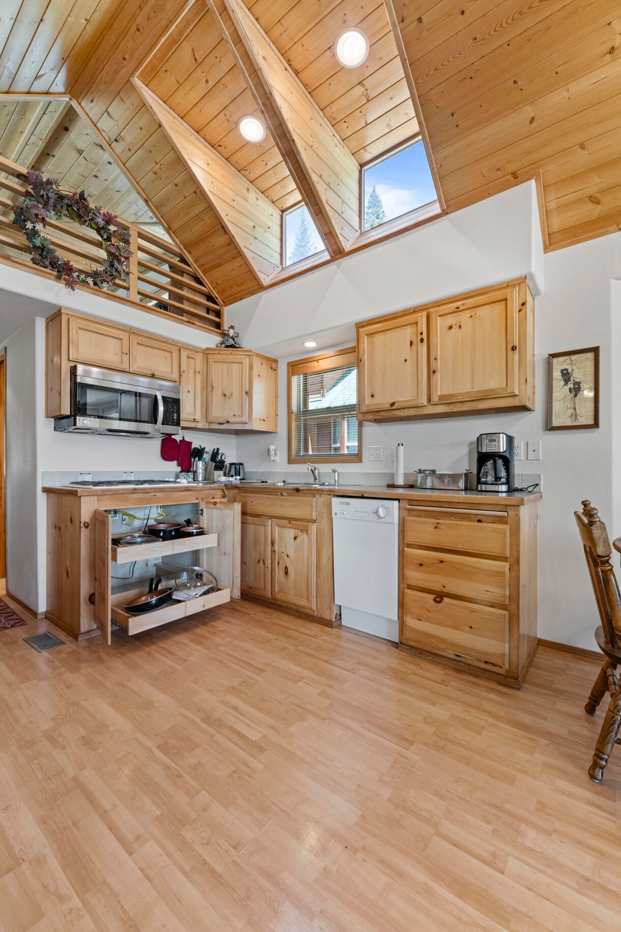 7900 Hyatt Prairie Road, Unit 15 Ashland, OR 97520 - Photo 7 of 34 DSC_8523