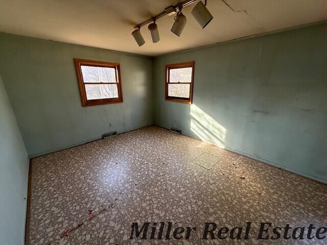 9926 Keller Road Delton, MI 49046 - Photo 6 of 17 IMG_0286