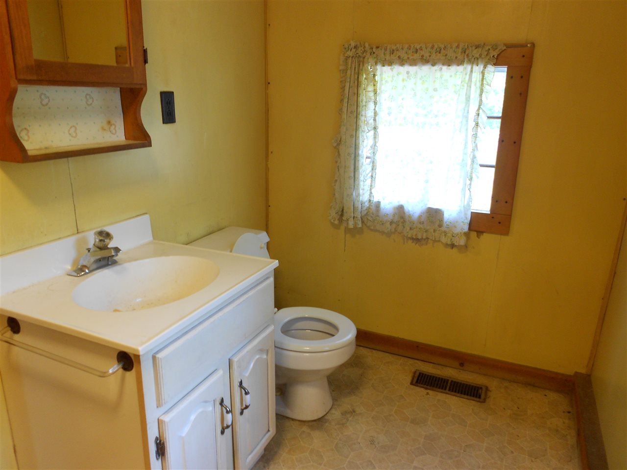42 Brackett Road New Durham, NH 03855 - Photo 16 of 18 Gallery Image 16