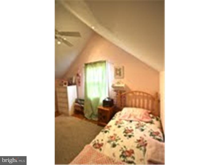 513 Coursey Road Oreland, PA 19075 - Photo 9 of 16 Gallery Image 9