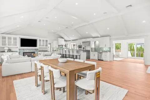 $2,599,000 | 10 Viking Road, Winchester, MA 01890