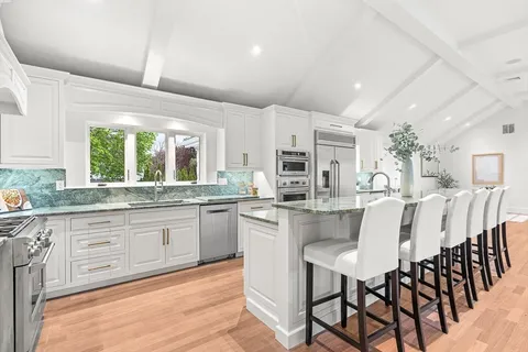 $2,599,000 | 10 Viking Road, Winchester, MA 01890