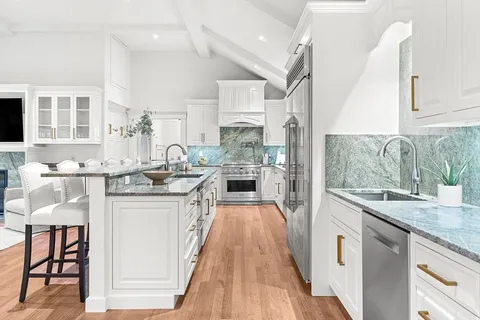 $2,599,000 | 10 Viking Road, Winchester, MA 01890