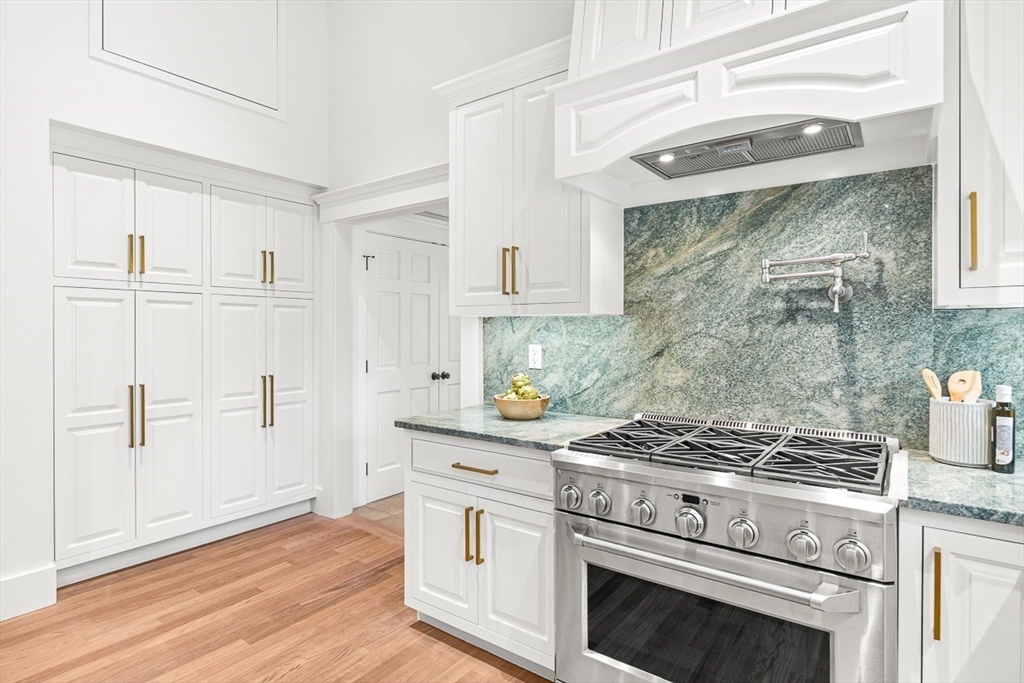 10 Viking Road Winchester, MA 01890 - Photo 19 of 41