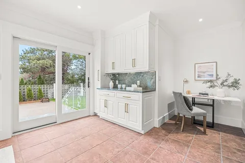 $2,599,000 | 10 Viking Road, Winchester, MA 01890