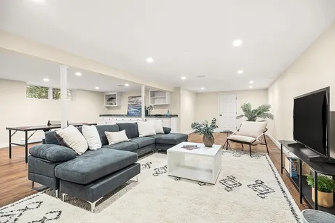 $2,599,000 | 10 Viking Road, Winchester, MA 01890