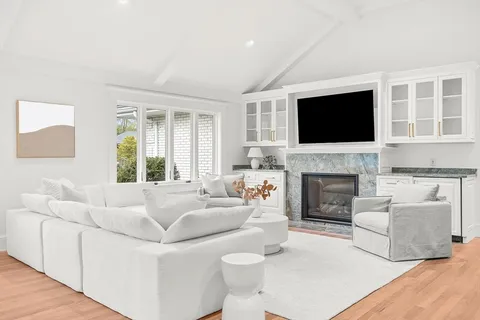 $2,599,000 | 10 Viking Road, Winchester, MA 01890