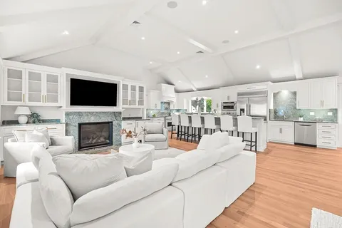 $2,599,000 | 10 Viking Road, Winchester, MA 01890