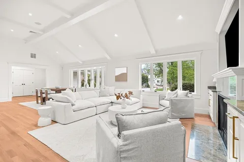 $2,599,000 | 10 Viking Road, Winchester, MA 01890