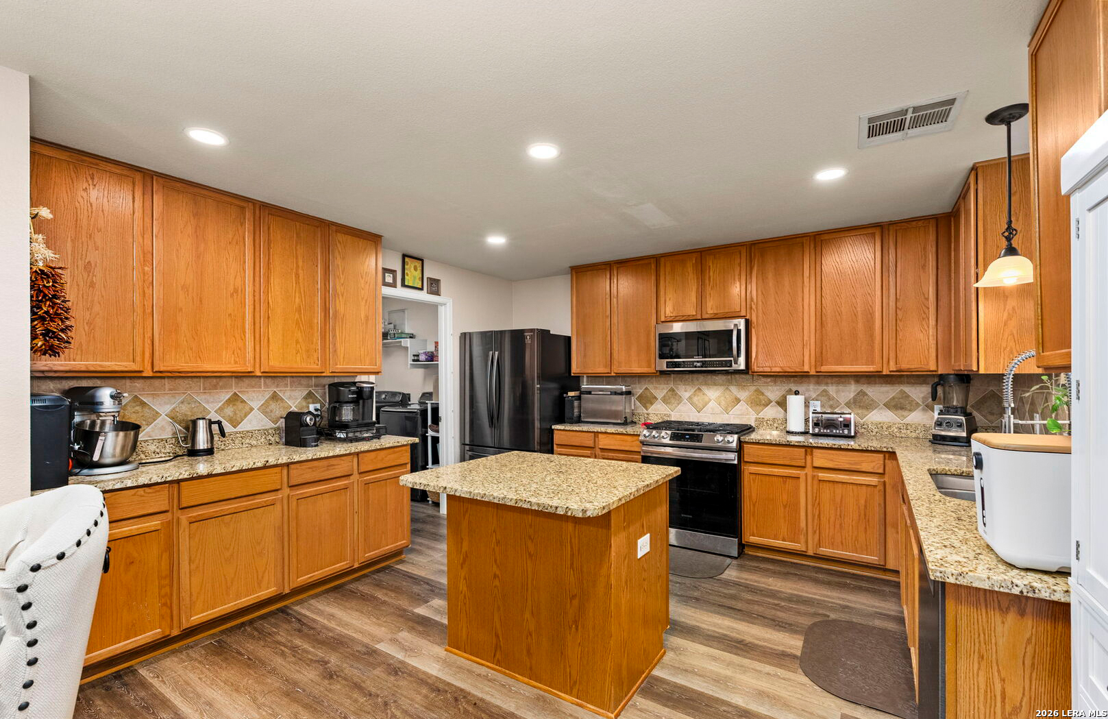 9738 Gypsy Cove Converse, TX 78109 - Photo 13 of 45