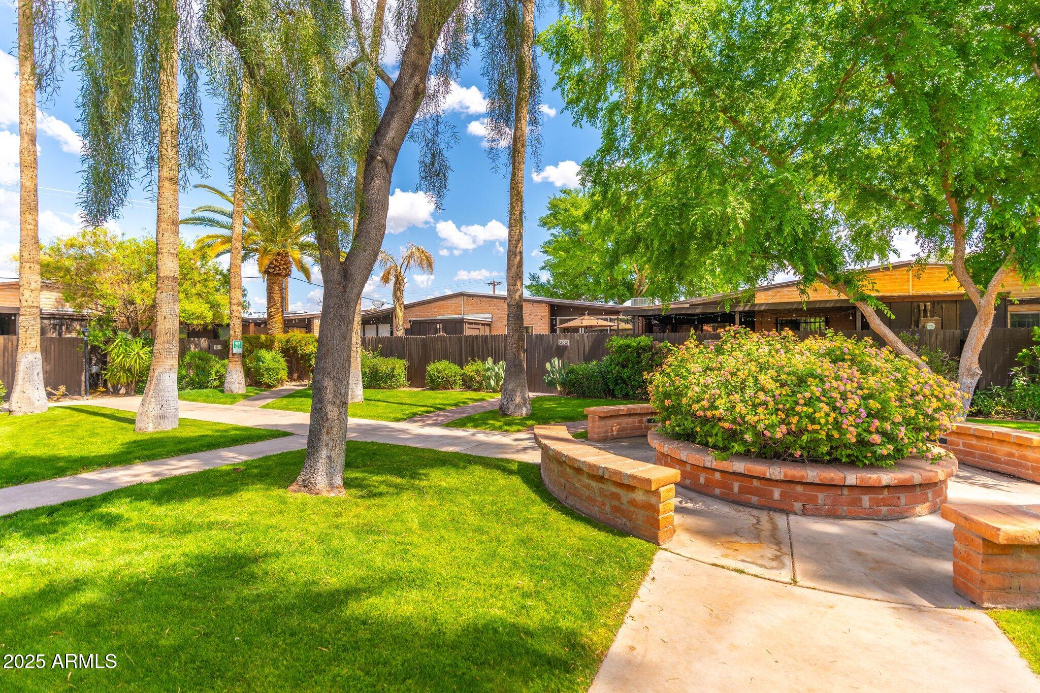 3036 North 32nd Street, Unit 303 Phoenix, AZ 85018 - Photo 30 of 33 large-019602df-50f1-72f1-ba2d-00d16129d5