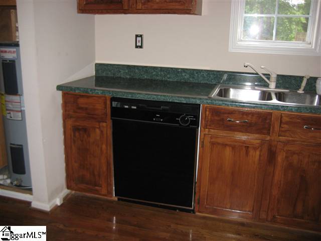 4406 Old Easley Bridge Road Easley, SC 29642 - Photo 3 of 8 Gallery Image 3