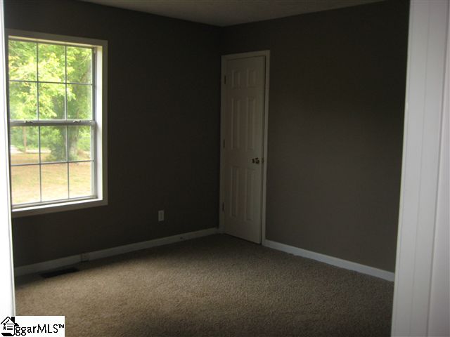 4406 Old Easley Bridge Road Easley, SC 29642 - Photo 5 of 8 Gallery Image 5