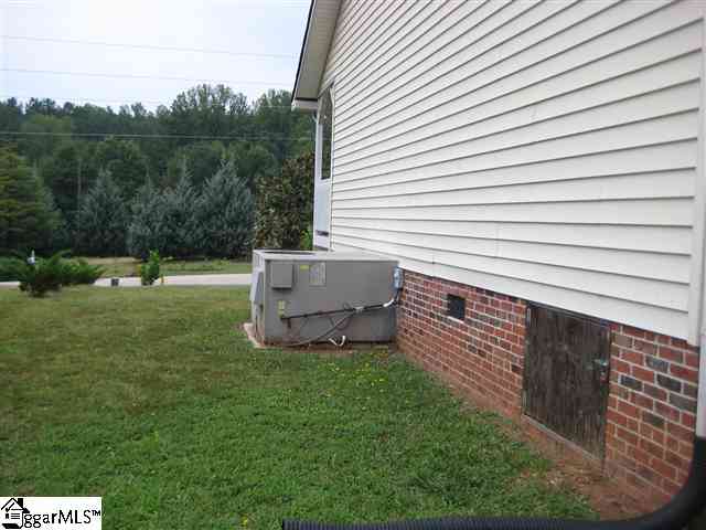 4406 Old Easley Bridge Road Easley, SC 29642 - Photo 7 of 8 Gallery Image 7