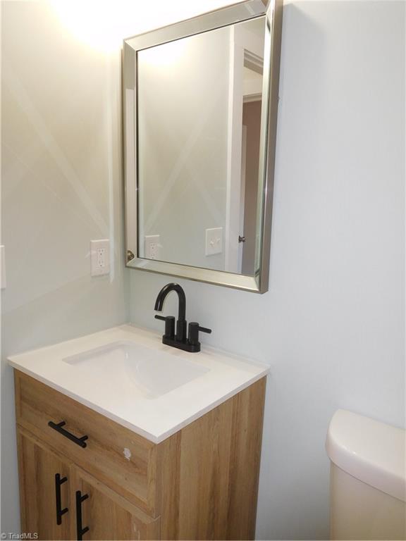3830 Robinhood Road Winston-Salem, NC 27106 - Photo 17 of 30 FULL BATHROOM.