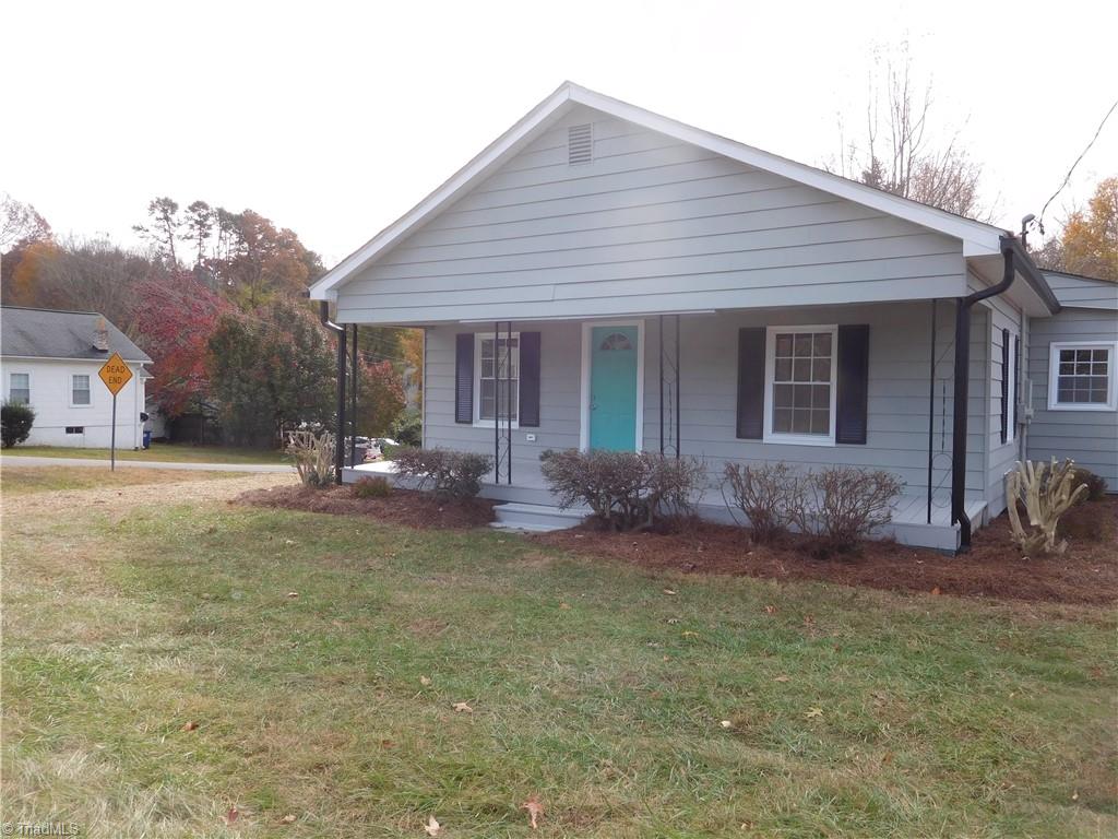3830 Robinhood Road Winston-Salem, NC 27106 - Photo 22 of 30 SUPER CUTE FRONT PORCH. FANTASTIC LOCATION.