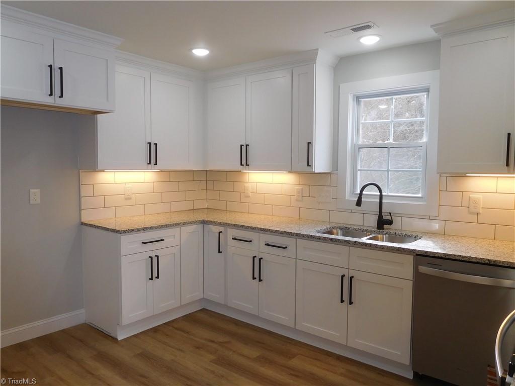 3830 Robinhood Road Winston-Salem, NC 27106 - Photo 10 of 30 YOU'LL WANT TO COOK HERE!