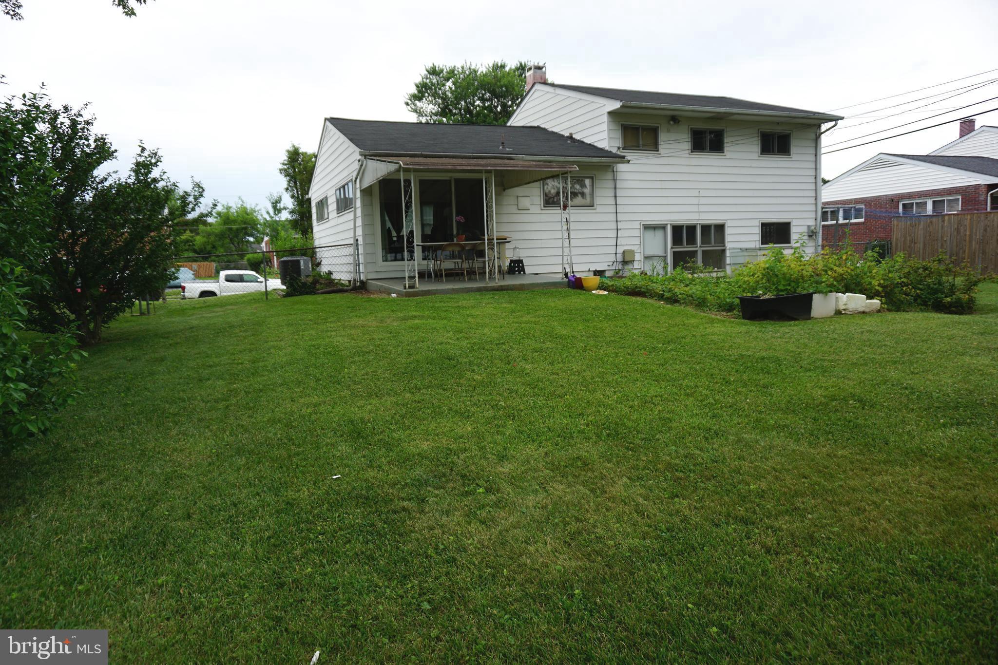 5904 Charnwood Road Baltimore, MD 21228 - Photo 3 of 20 back