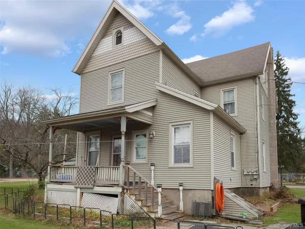 a front view of house with yard