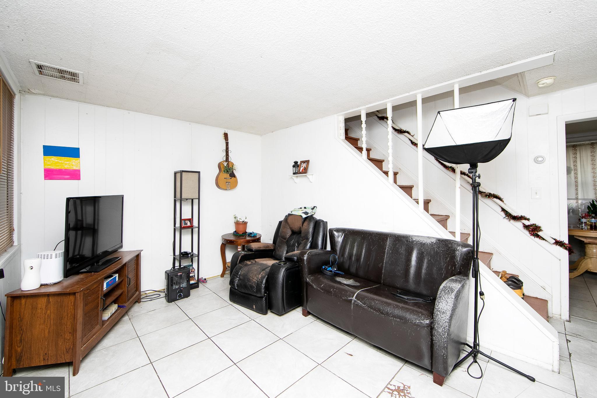 1004 Niagara Road Camden, NJ 08104 - Photo 5 of 22