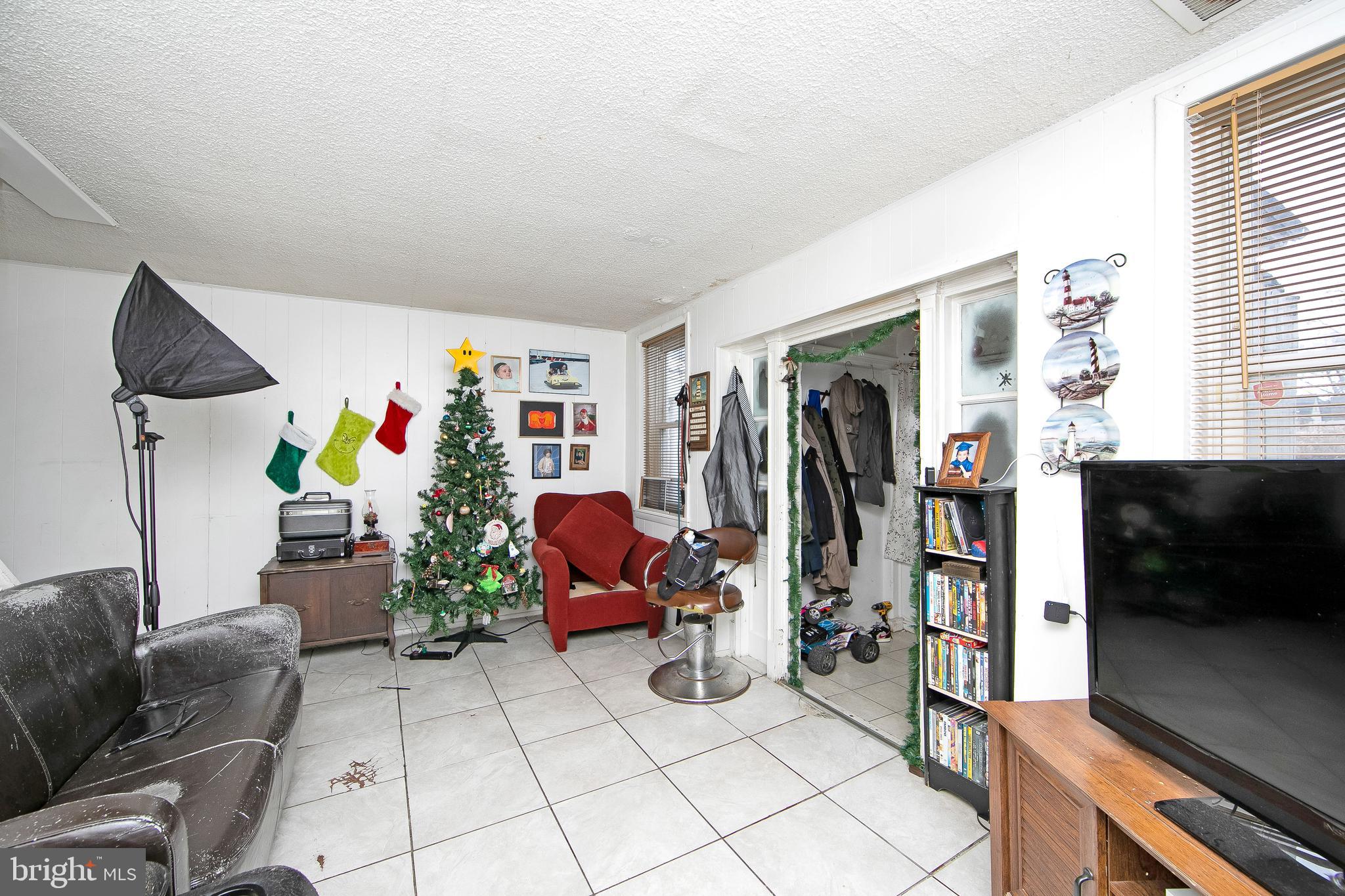 1004 Niagara Road Camden, NJ 08104 - Photo 7 of 22