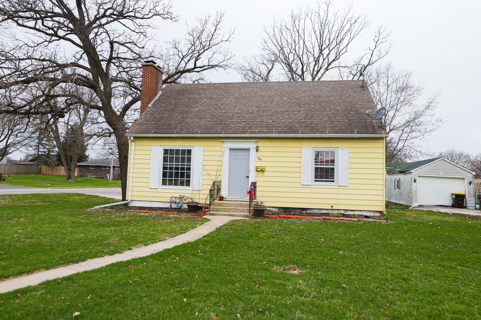 900 Garfield Road Harvard, IL 60033 - Photo 1 of 17 a view of a house with a yard
