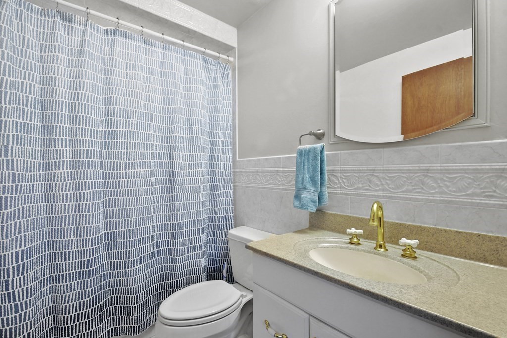 25 Ruth Avenue Dracut, MA 01826 - Photo 15 of 27 Gallery Image 15