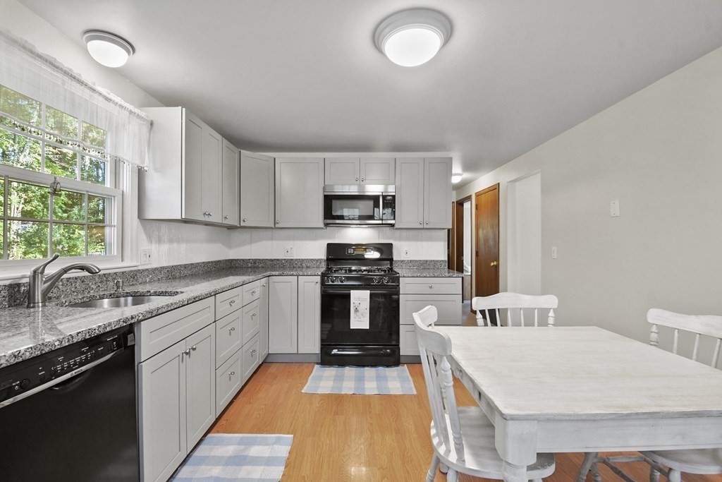 25 Ruth Avenue Dracut, MA 01826 - Photo 9 of 27 Gallery Image 9