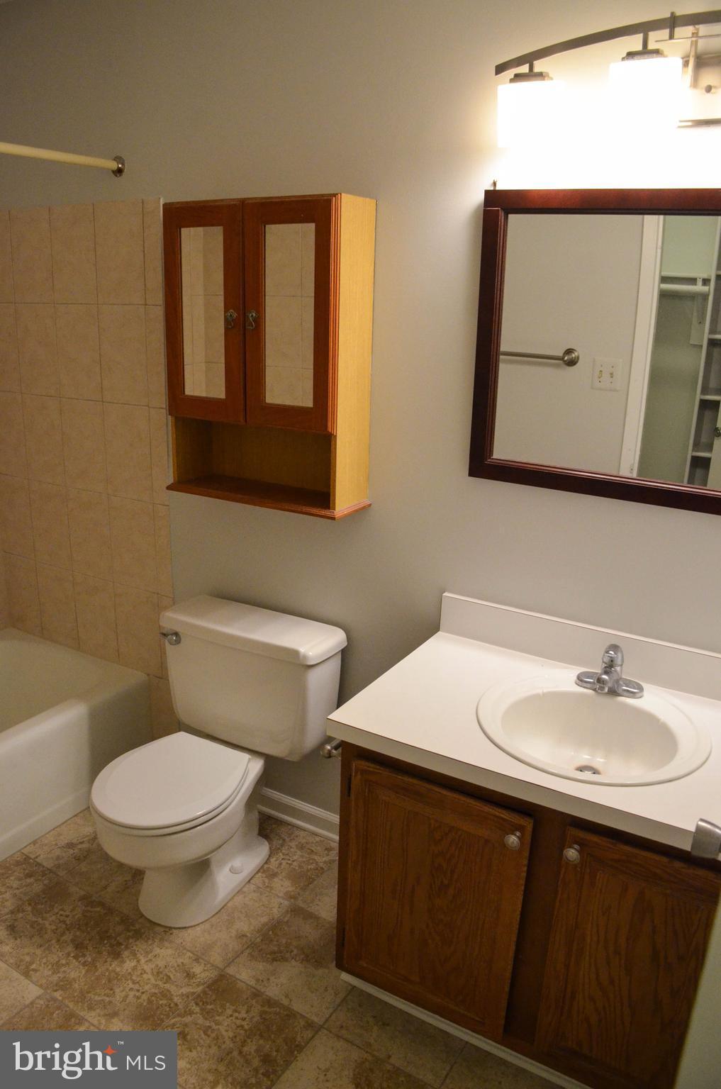 1424 Northgate Square, Unit 22B Reston, VA 20190 - Photo 14 of 16 Bath (Master)
